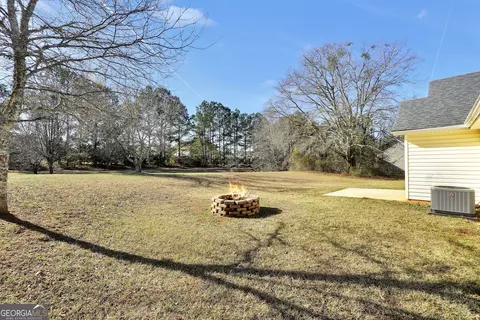 Exterior - 133 Meadow View Dr, Jackson, GA 30233 photo 6 of 9