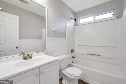 Bath - 133 Meadow View Dr, Jackson, GA 30233 photo 6 of 6