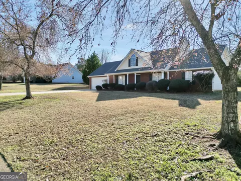 Exterior - 133 Meadow View Dr, Jackson, GA 30233 photo 2 of 9