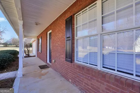 Exterior - 133 Meadow View Dr, Jackson, GA 30233 photo 5 of 9