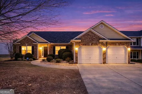 28 Lanier Xing, Hiram, GA 30141