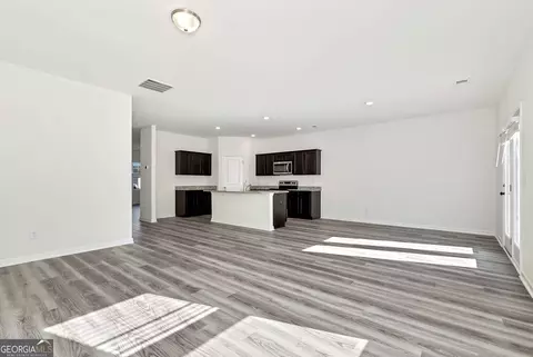 Living - 41 Sinclair Way, Monroe, GA 30655 photo 2 of 5