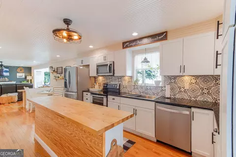 Kitchen - 81 Docks Hook Ln, Georgetown, GA 39854 photo 1 of 4
