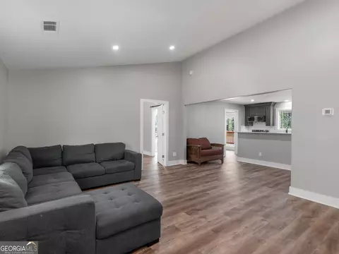 Living - 265 Steele Rd, Griffin, GA 30223 photo 1 of 5