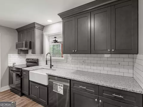 Kitchen - 265 Steele Rd, Griffin, GA 30223 photo 1 of 3