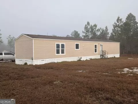 393 Crossing Way Cir, Nahunta, GA 31553