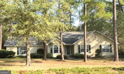 122 Patrick St, Swainsboro, GA 30401