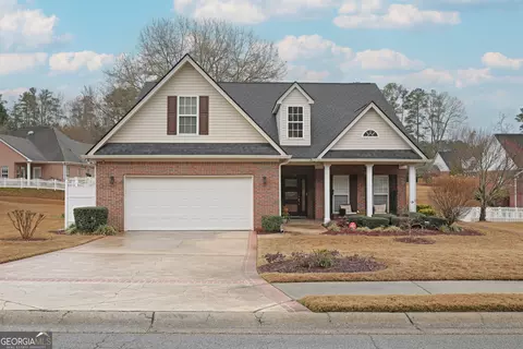 140 Winecoff Dr, Fayetteville, GA 30214