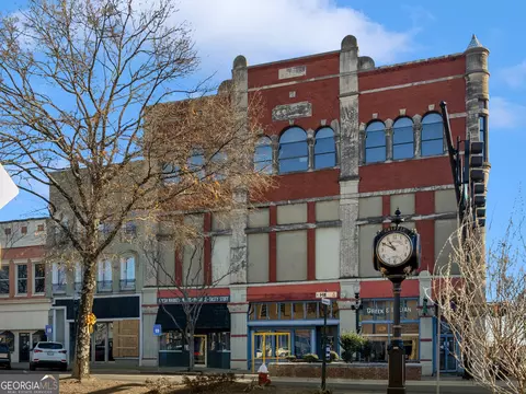 102 N Hill St #302, Griffin, GA 30223