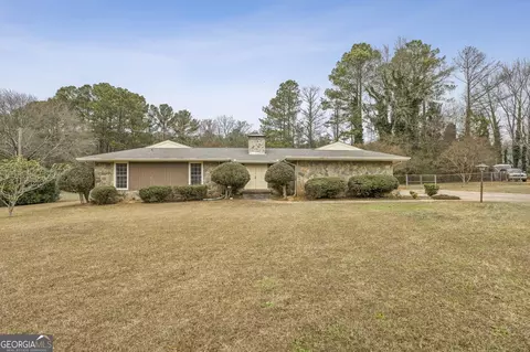 533 Avalon Dr, Fayetteville, GA 30214