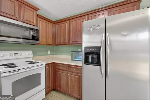 Kitchen - 226 Amy Ln, Gray, GA 31032 photo 3 of 3