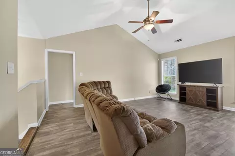 Living - 226 Amy Ln, Gray, GA 31032 photo 2 of 3