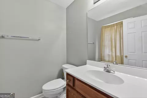 Bath - 226 Amy Ln, Gray, GA 31032 photo 5 of 5