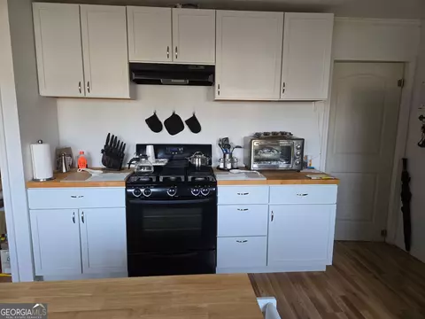 320 Brobston St, Baxley, GA 31513