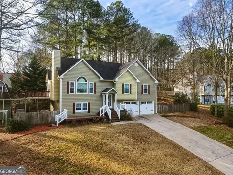 141 N Springs Dr, Acworth, GA 30101