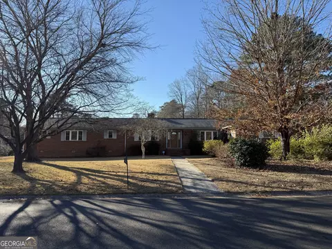 1406 Maplewood Dr, Macon, GA 31210
