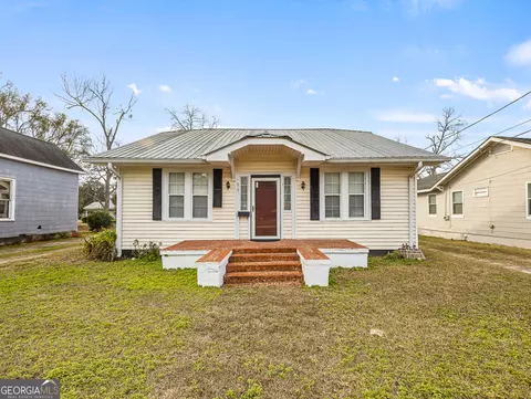 517 N Masonic St, Millen, GA 30442