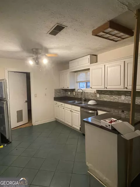 Kitchen - 3409 Salem Rd, Covington, GA 30016 photo 2 of 3