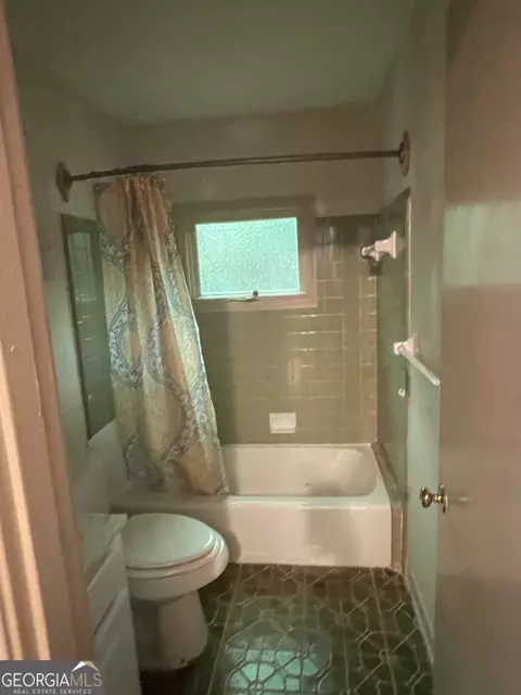 Bath - 3409 Salem Rd, Covington, GA 30016 photo 1 of 2