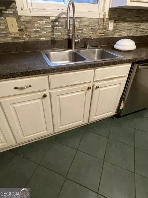 Kitchen - 3409 Salem Rd, Covington, GA 30016 photo 3 of 3