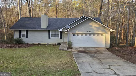 1294 Santa Fe Trl, Macon, GA 31220