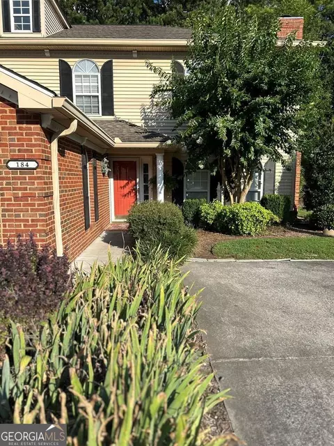 1696 Red Oak Dr #184, Dalton, GA 30721