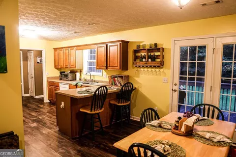 1665 Jackson Lake Rd, Mansfield, GA 30055
