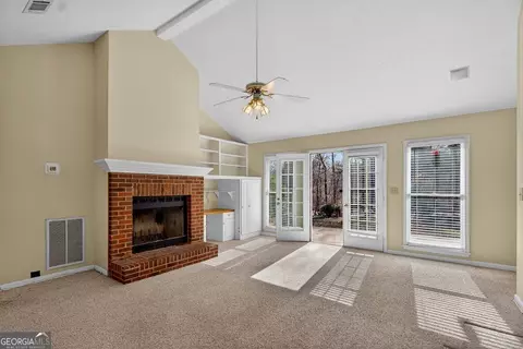 Living - 104 Bridlewood Dr, Lagrange, GA 30240 photo 2 of 3