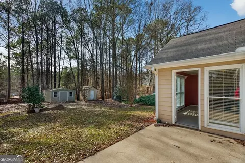 Exterior - 104 Bridlewood Dr, Lagrange, GA 30240 photo 2 of 5