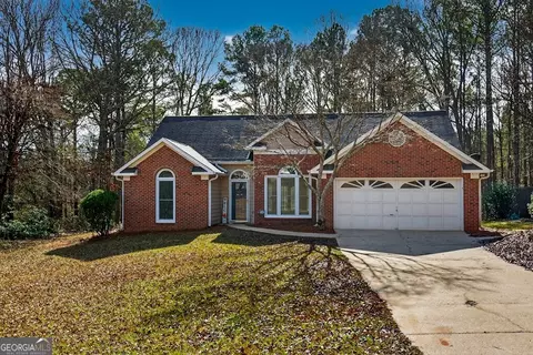 104 Bridlewood Dr, Lagrange, GA 30240