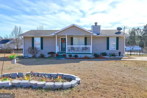 70 Grove Creek Dr, Locust Grove, GA 30248