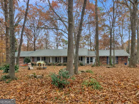 879 Rocky Creek Rd, Hampton, GA 30228