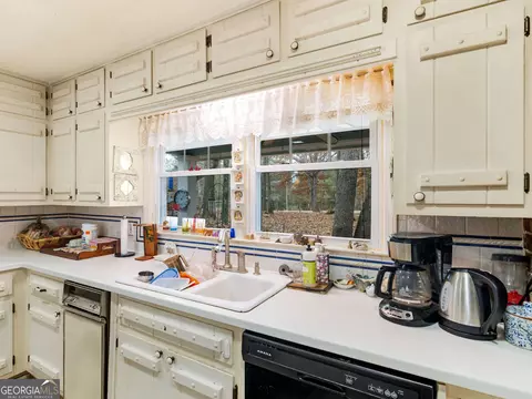 Kitchen - 879 Rocky Creek Rd, Hampton, GA 30228 photo 4 of 6