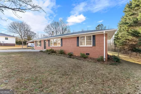 389 Skyline Dr, Toccoa, GA 30577 photo 3