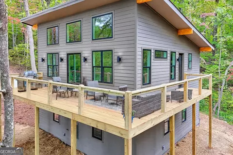 673 Autumn Ridge Dr, Clayton, GA 30525