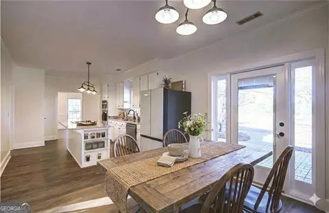 Dining - 142 Carr Rd, Lagrange, GA 30241 photo 2 of 2