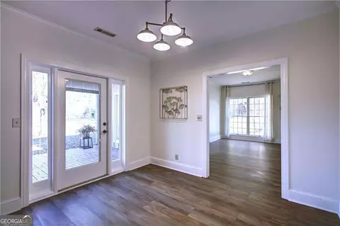Entry Way - 142 Carr Rd, Lagrange, GA 30241 photo 3 of 5