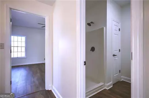 Entry Way - 142 Carr Rd, Lagrange, GA 30241 photo 4 of 5