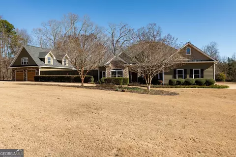 8620 Copperridge Dr, Winston, GA 30187