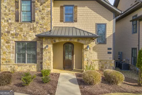 17 Cottage Ln #102, Toccoa, GA 30577