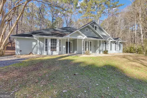 115 Park Timbers Dr, Sharpsburg, GA 30277