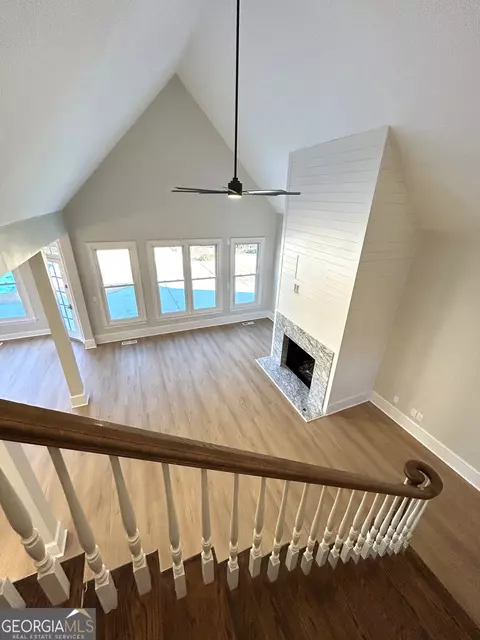 Living - 114 Red Oak Trl, Lagrange, GA 30240 photo 8 of 9