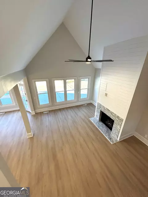 Living - 114 Red Oak Trl, Lagrange, GA 30240 photo 6 of 9