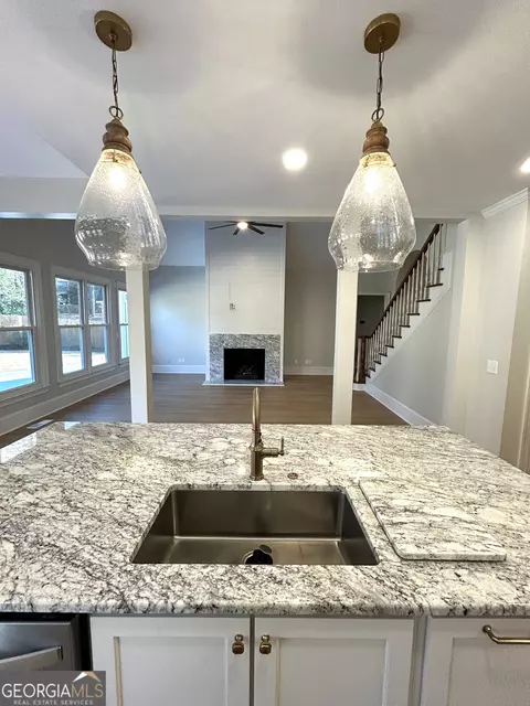 Kitchen - 114 Red Oak Trl, Lagrange, GA 30240 photo 5 of 8