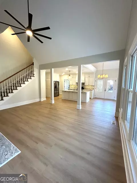 Living - 114 Red Oak Trl, Lagrange, GA 30240 photo 3 of 9
