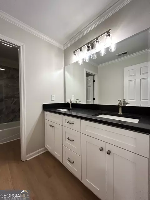Bath - 114 Red Oak Trl, Lagrange, GA 30240 photo 5 of 12