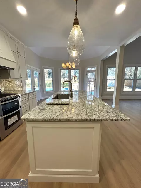 Kitchen - 114 Red Oak Trl, Lagrange, GA 30240 photo 3 of 8