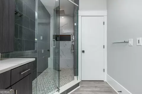 Bath - 2804 Skyland Dr NE, Chamblee, GA 30341 photo 4 of 8