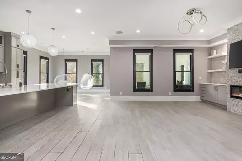 Living - 2804 Skyland Dr NE, Chamblee, GA 30341 photo 3 of 11