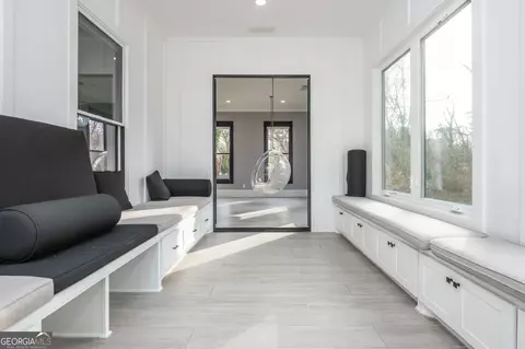 Entry Way - 2804 Skyland Dr NE, Chamblee, GA 30341 photo 2 of 4